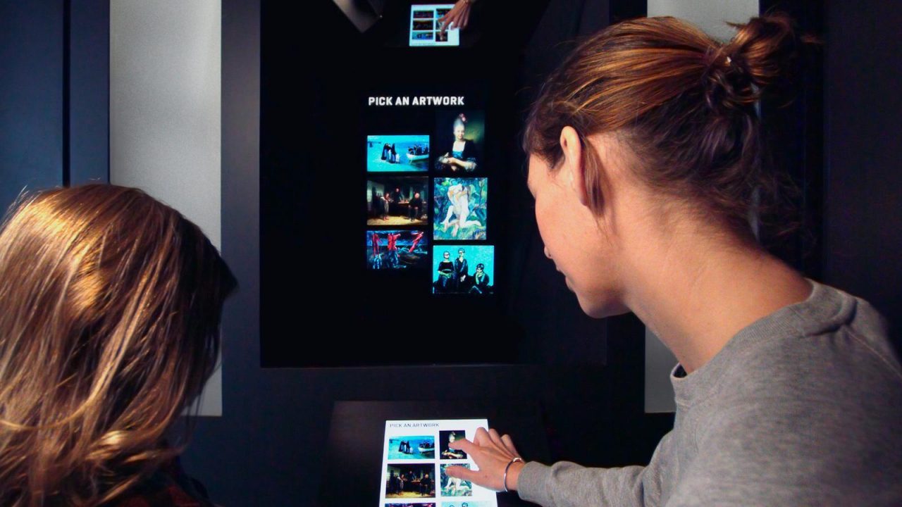 ARoS Public multilingual story booth