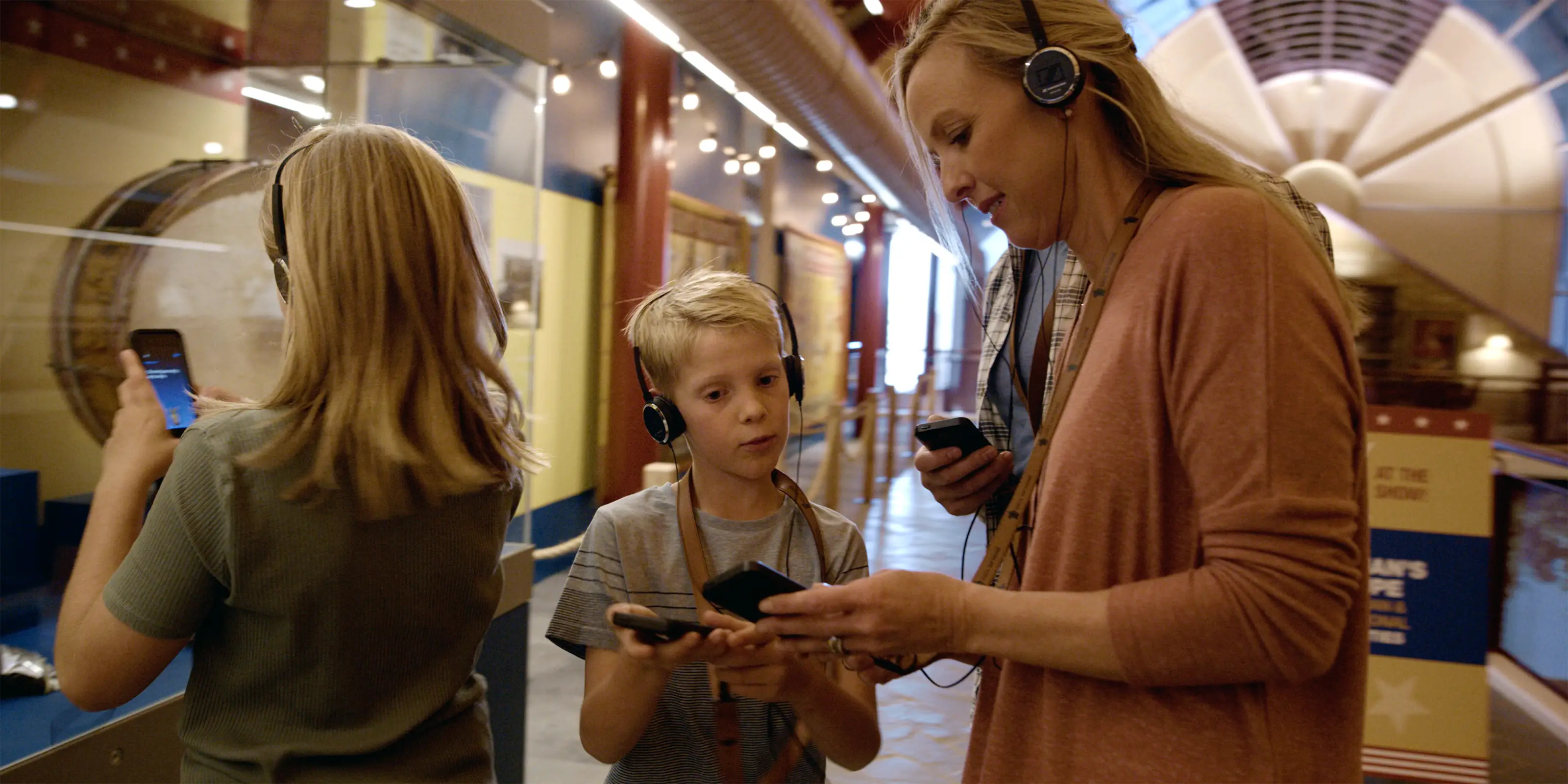 Location-aware audio guide at the Stockman's Hall of Fame